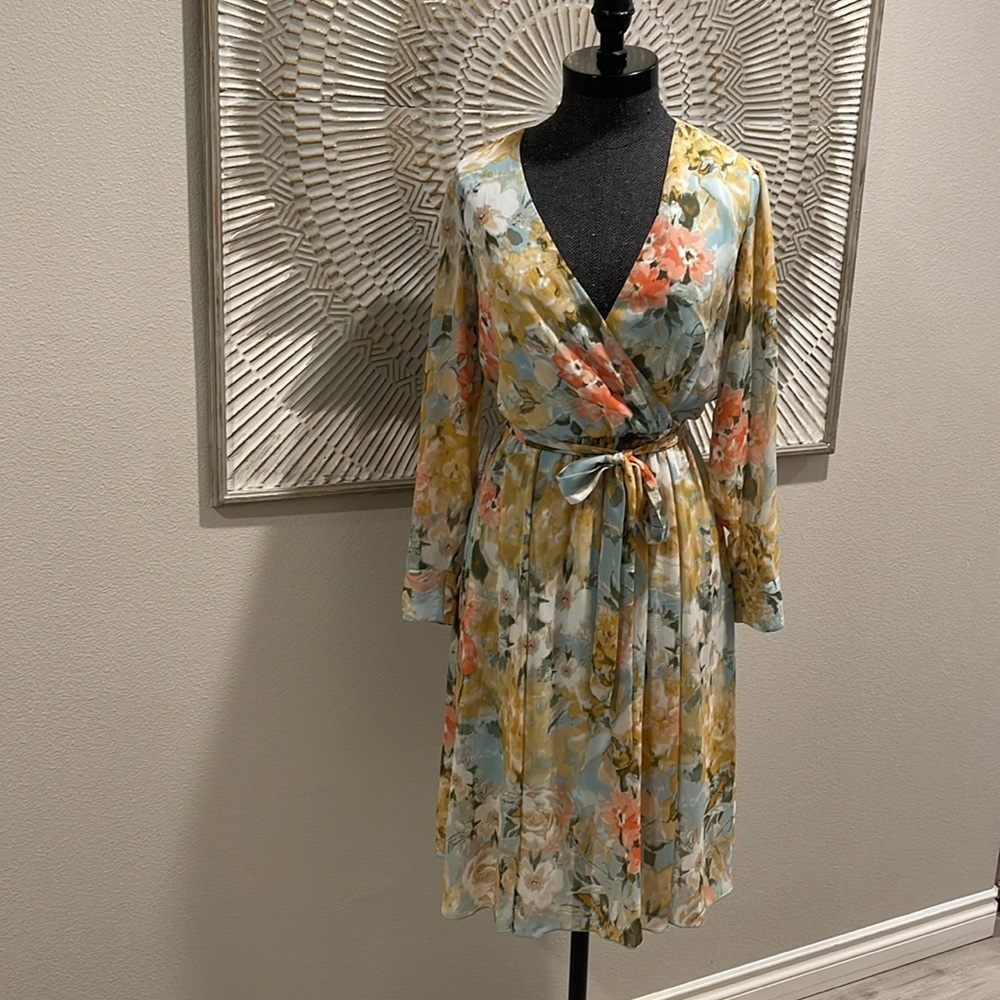 En Focus Studio Light Blue Dress Size 6